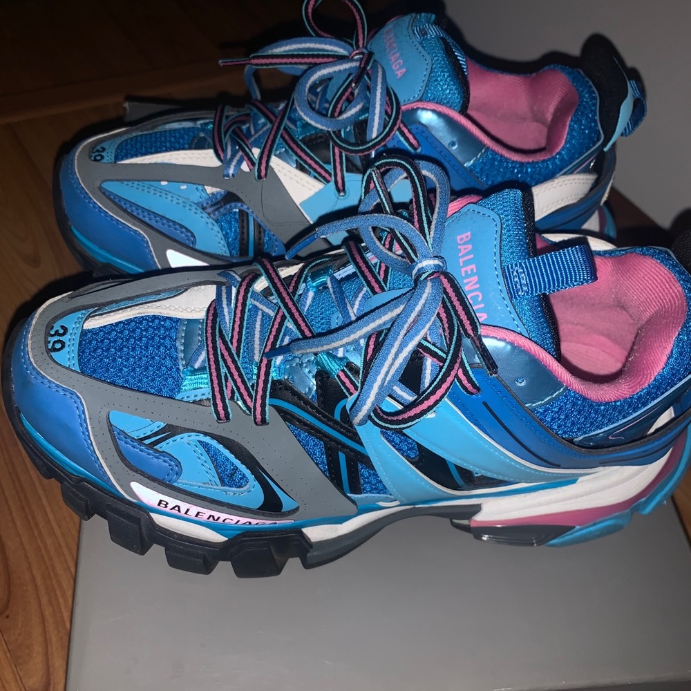 Women’s balenciaga sneakers